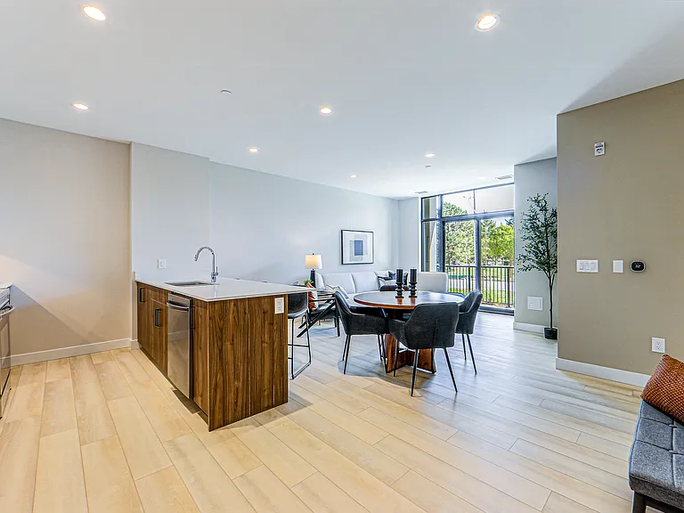30 Queensland Rd — Photo 17