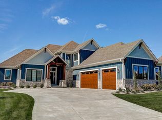 1675 Whistling Hill Cir, Hartland, WI 53029