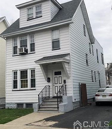 2nd image of 130 Brookwood St