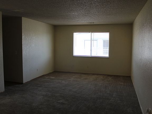 2nd image of 765 W Putnam Ave APT 8