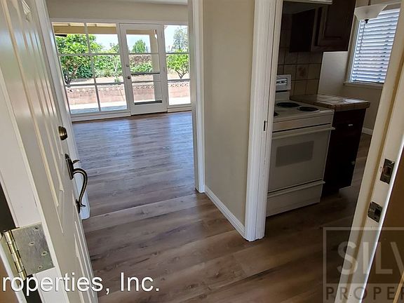 5th image of 533 E Mariposa Way