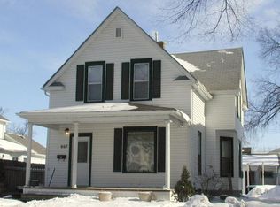 807 Reeves Dr, Grand Forks, ND 58201