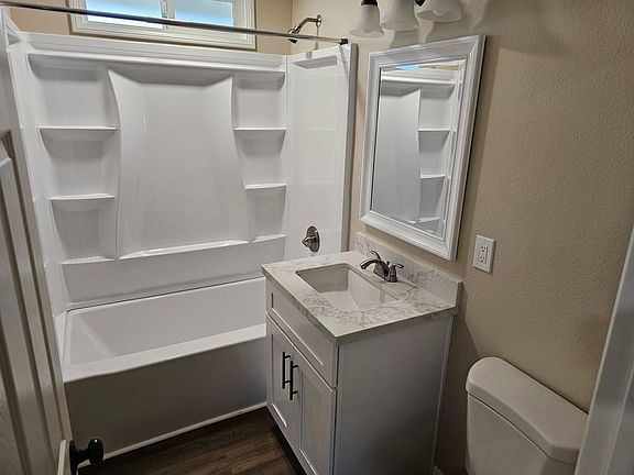 4th image of 24882 Ramona Ln
