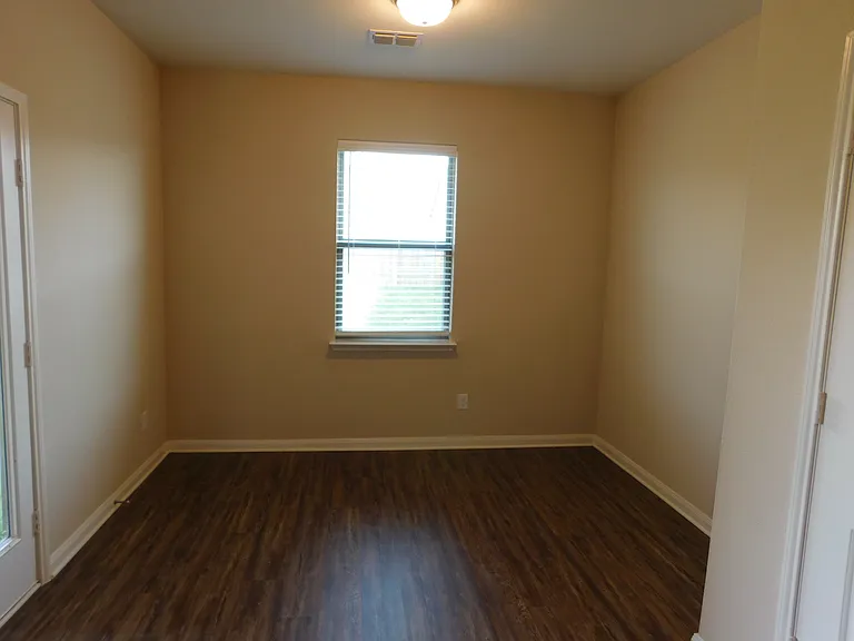 304 Aaron St — Photo 19
