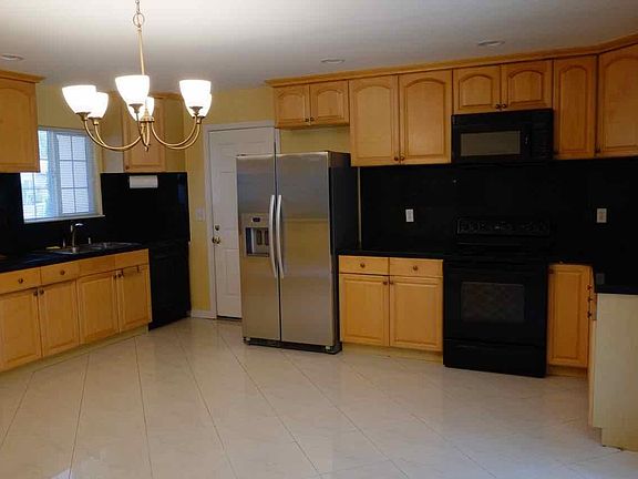 4th image of 3206 Zion Ln