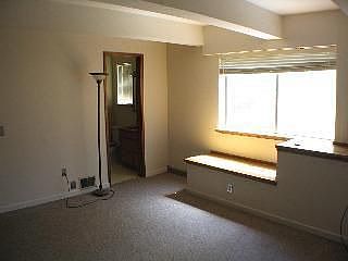 4th image of 35 Highland Ave