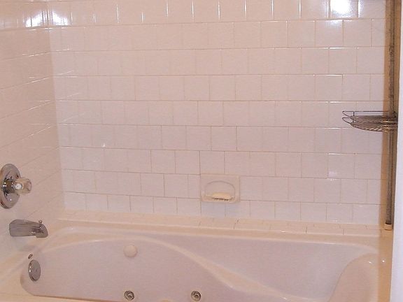 Hall Bath with Jetted Tub