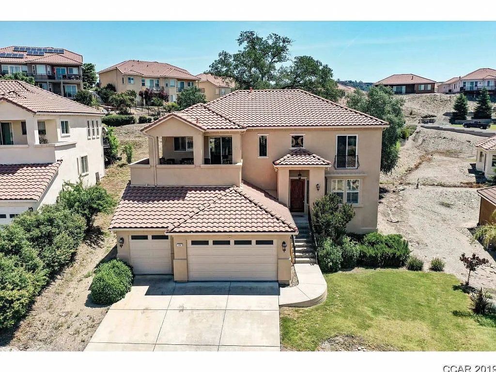 279 Athena Dr photo 1