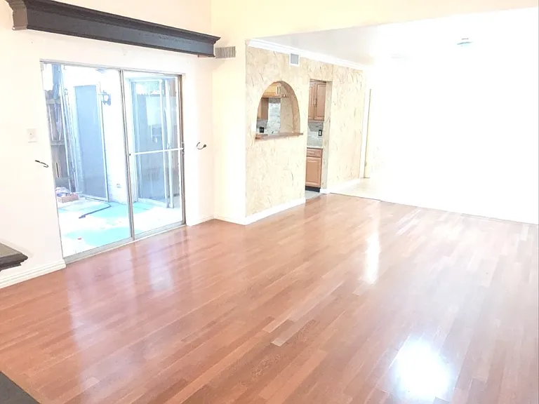 225 Trellis Pl — Photo 3