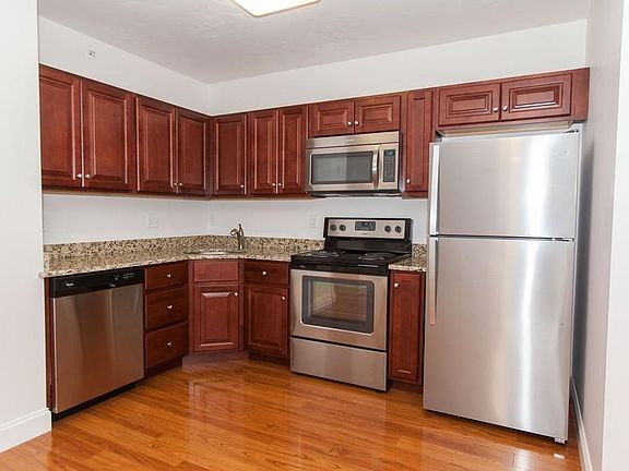 5th image of 21 Messenger St APT 205