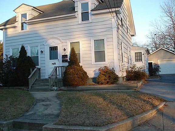 5th image of 35 Parker St