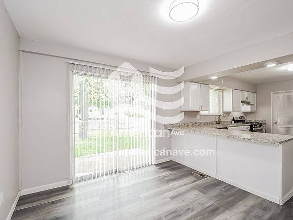 985984_005_wm_-_dining_room_13061805.jpg