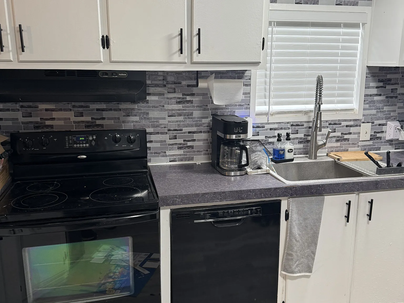 2 bed, 1000 sqft, $1,500 — Photo 4