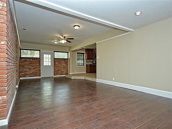 4th image of 1919 Redbud Dr