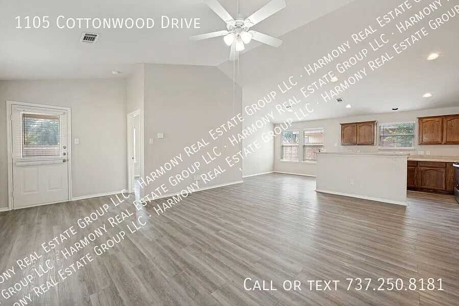 Cute single story home in Lasater Ranch in Crowley south of Fort Worth! — Photo 2