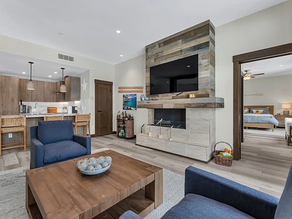 3rd image of 46 Beach Club Dr #902