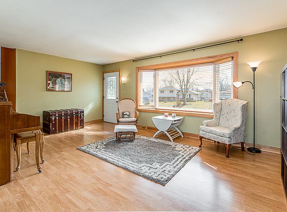 3rd image of 29W212 Bolles Ave