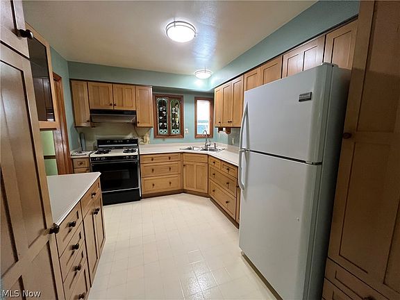 4th image of 38509 Bell Rd