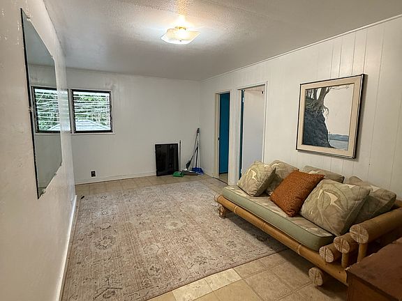 4th image of 3398 Kalihi St #1