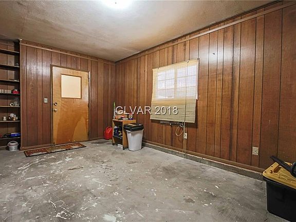 5th image of 2486 Golfers St