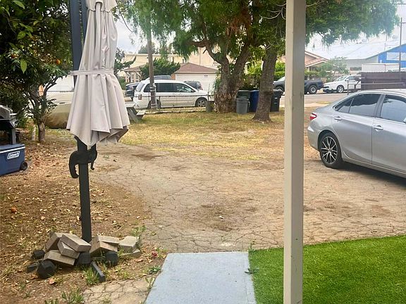 3rd image of 622 Chula Vista St