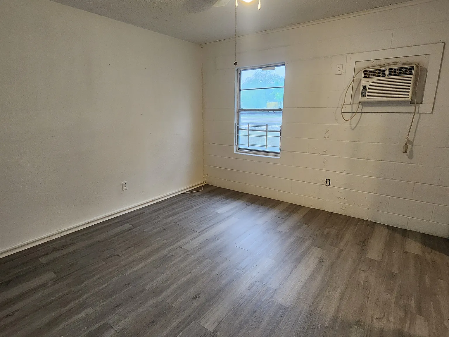 1 bed, 550 sqft, $650 — Photo 3