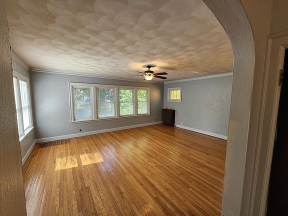 3rd image of 1536 Crosby St Unit 1