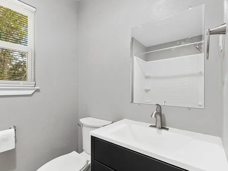 1401 Garrett St — Photo 15