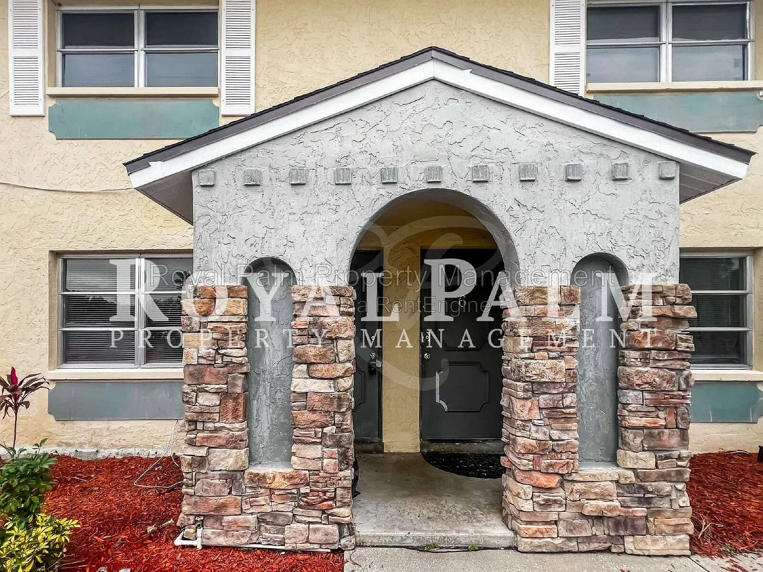 2 bed, 1.5 bath, 1458 sqft, $1,299 — Photo 1