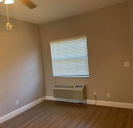 5th image of 8371 Mulligan Cir #B