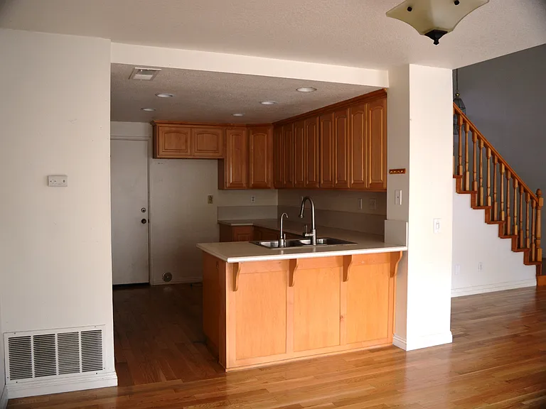 16716 Picadilly Ln — Photo 23