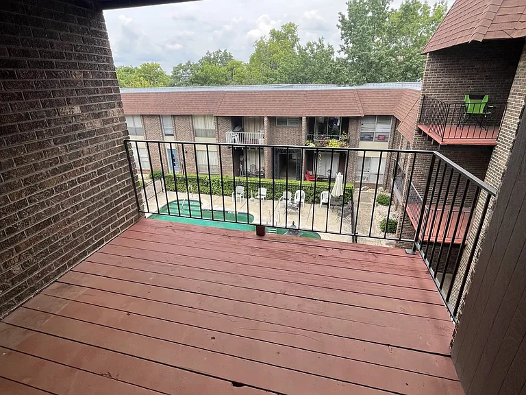 Malibu Apartments — Photo 17