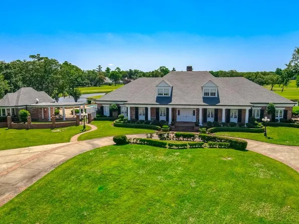 10 Villere Pl, Destrehan, LA 70047