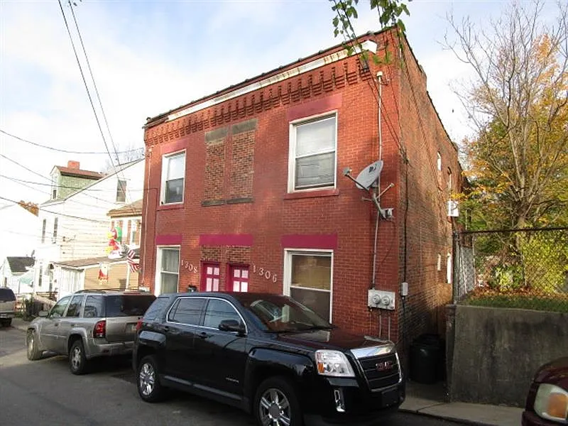 Building Photo 3