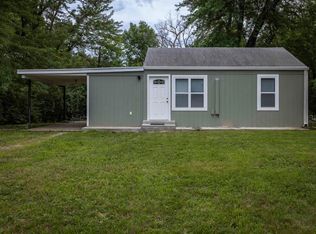 2449 SE 21st St, Topeka, KS 66607