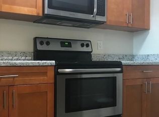 5141-17-Ac-0070, Hollywood, FL 33024