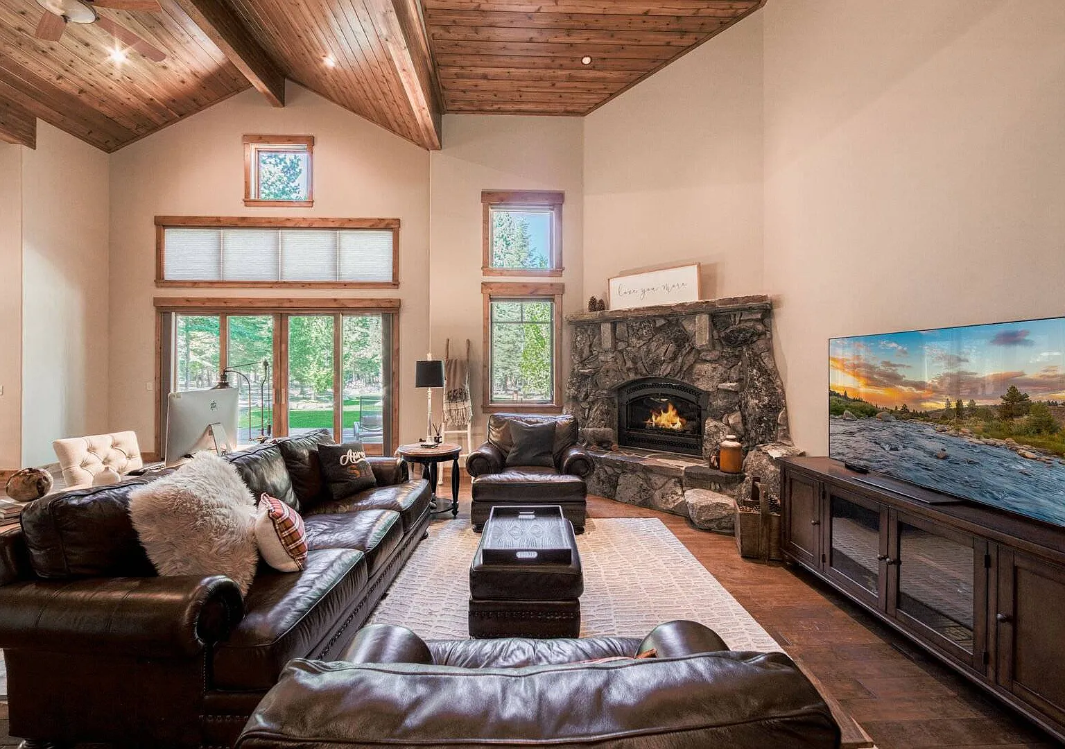 4 bed, 3387 sqft, $7,500 — Photo 4