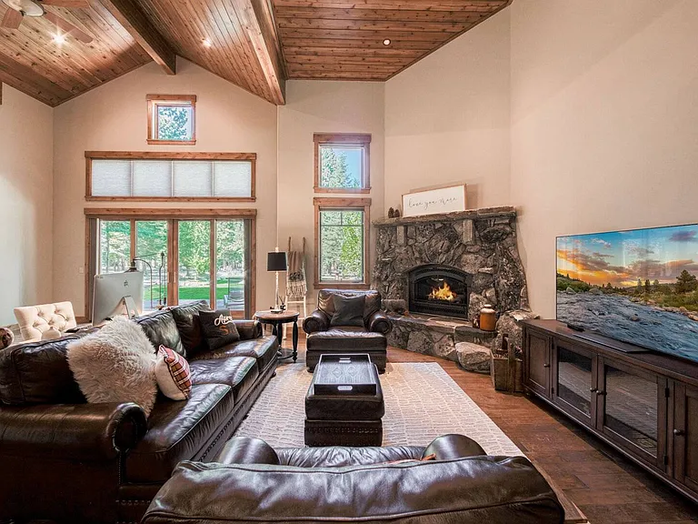 11570 Stillwater Ct — Photo 4
