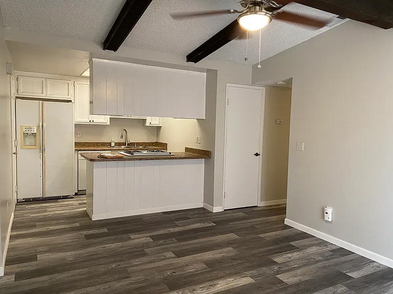 6119 Terrell Dr — Photo 2
