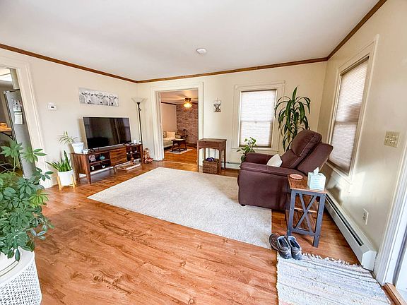 4th image of 4 Six South Hill Rd W