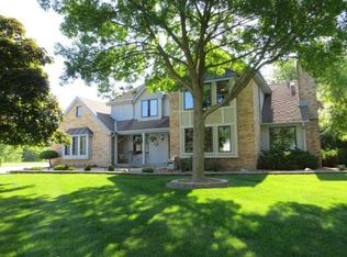 3890 Neuberry Ct, Brookfield, WI 53005