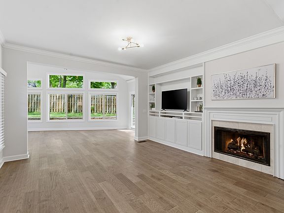 5th image of 1025 Saint Andrews Pl