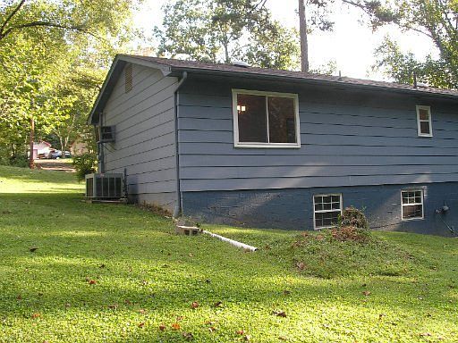 3rd image of 1708 Parkridge Dr