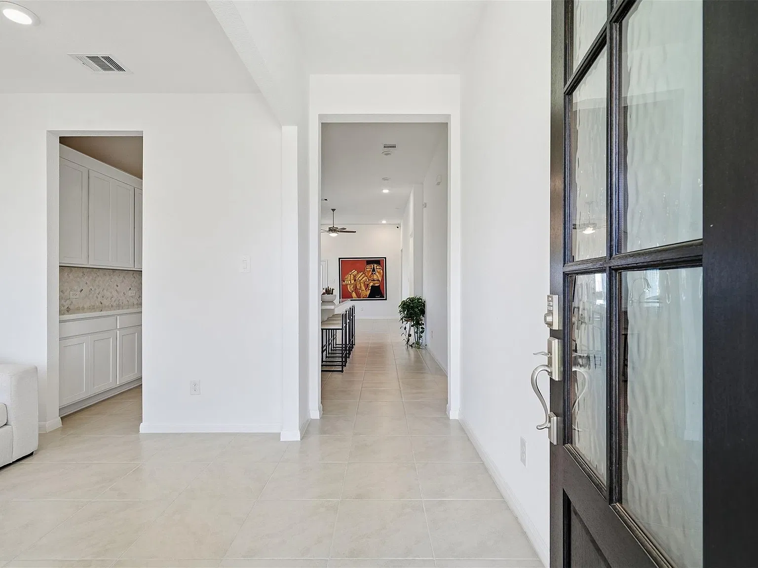 4 bed, 2.0 bath, 1902 sqft, $3,000 — Photo 3