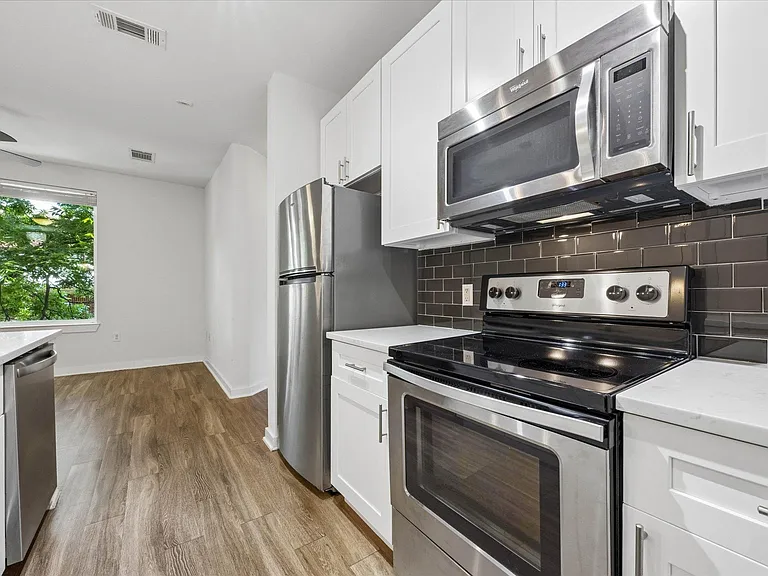 1900 Barton Springs Rd #4041 — Photo 10