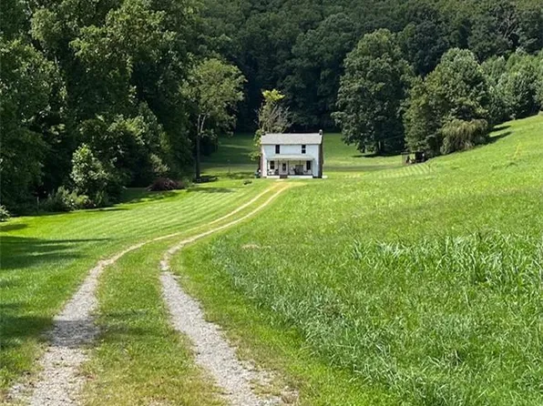 1227 Newfound Rd, Leicester, NC 28748