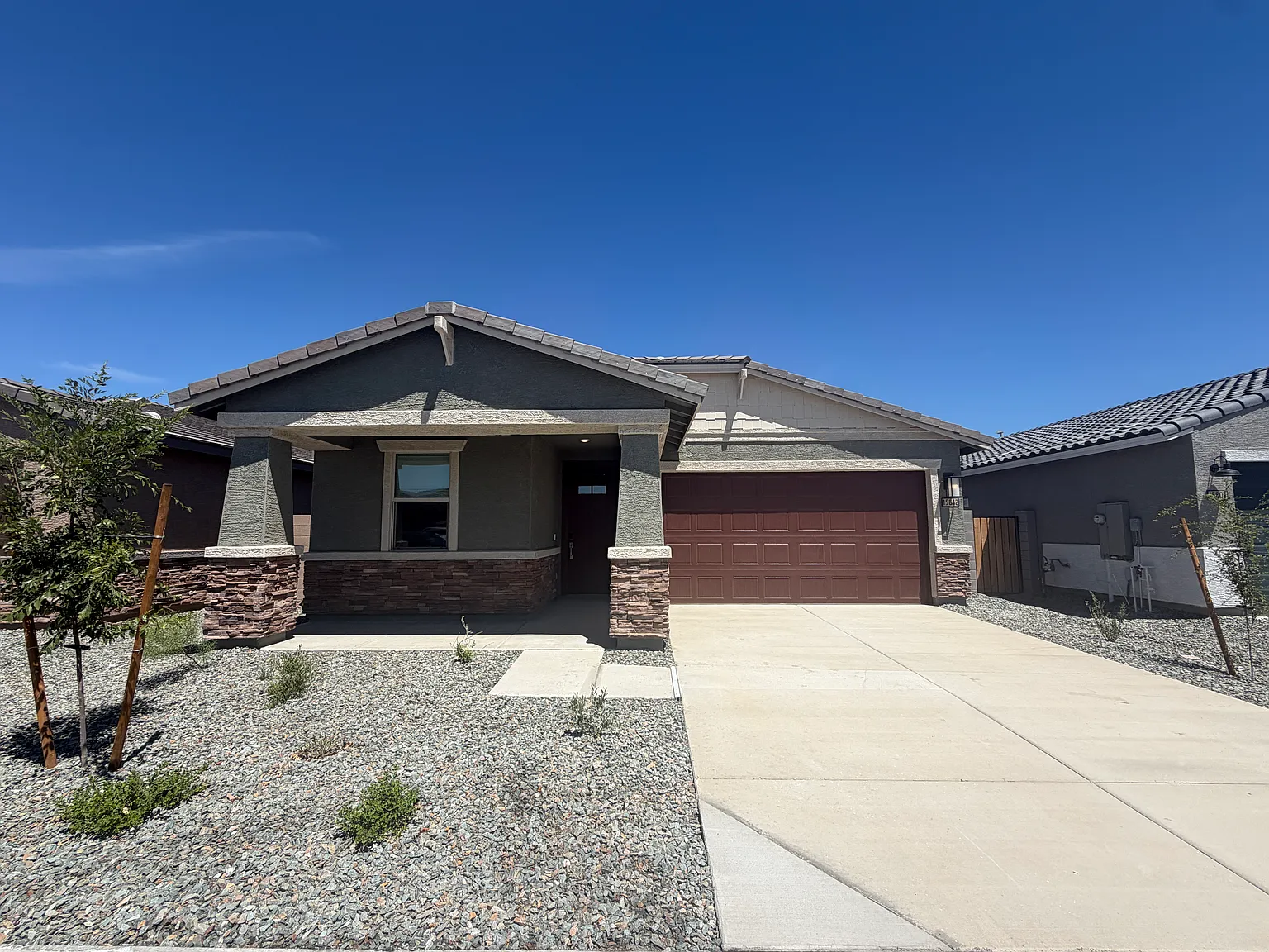 4 bed, 2049 sqft, $2,350 — Photo 2