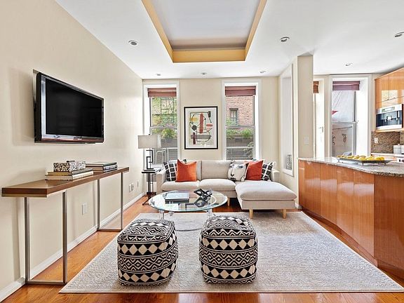 2nd image of 148 E 84th St APT 1D