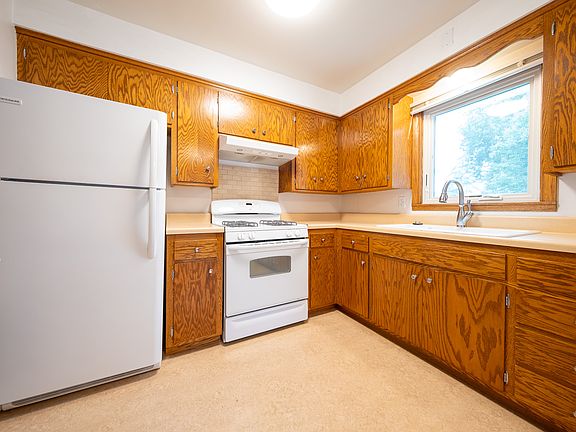 4th image of 10132 Wentworth Ave S