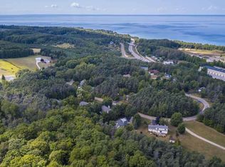 6809 Bay Shore West Dr, Charlevoix, MI 49720